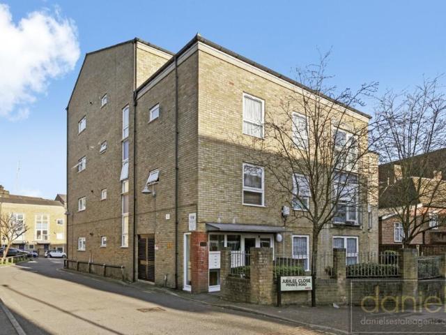 Flat for sale in London Borough of Brent, Greater London