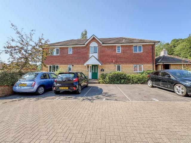 Flat for sale in Feckenham, City Of Bristol