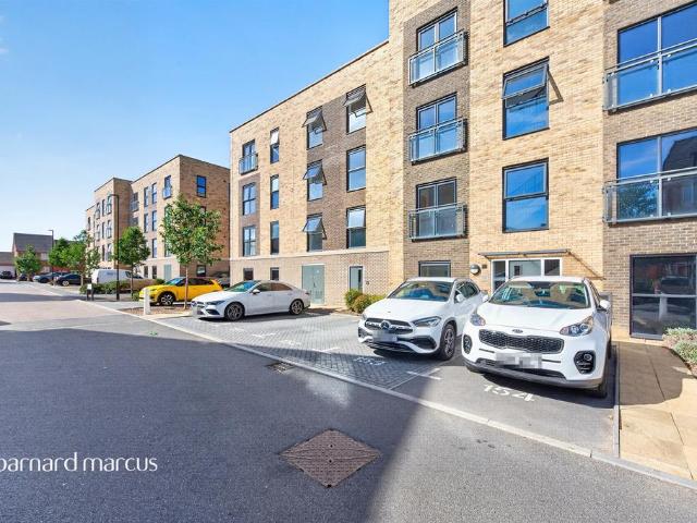 Flat for sale in West Ewell, Ewell
