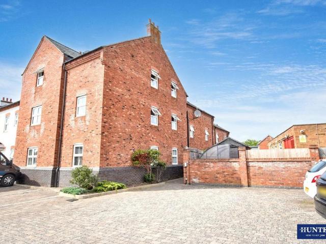 Flat for sale in Wigston Magna, Leicestershire