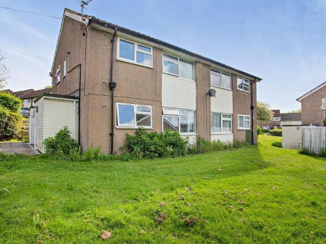 Flat for sale in Middleton, West Yorkshire