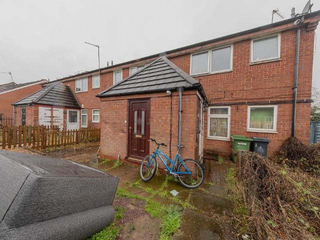 Flat for sale in Darlaston, West Midlands