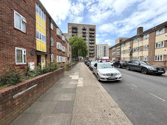 Flat for sale in Thames View, Isle Of Man