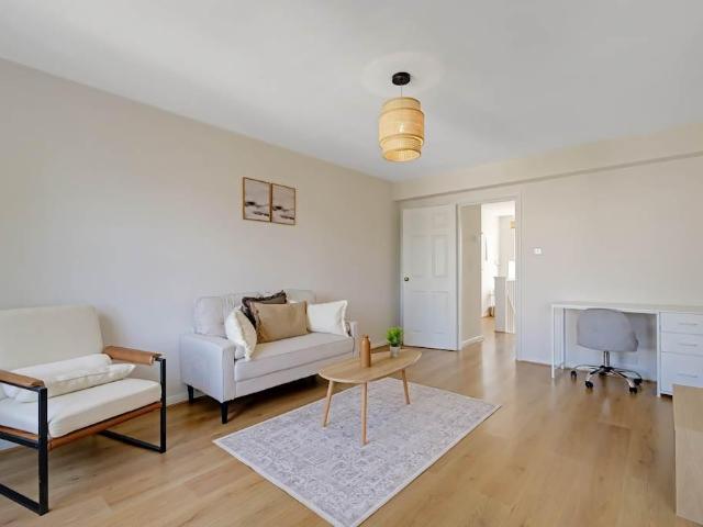 Flat for sale in Maida Vale, Greater London