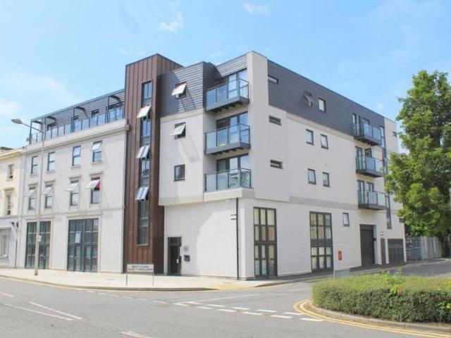 Flat for sale in City Centre, Falcon Lodge