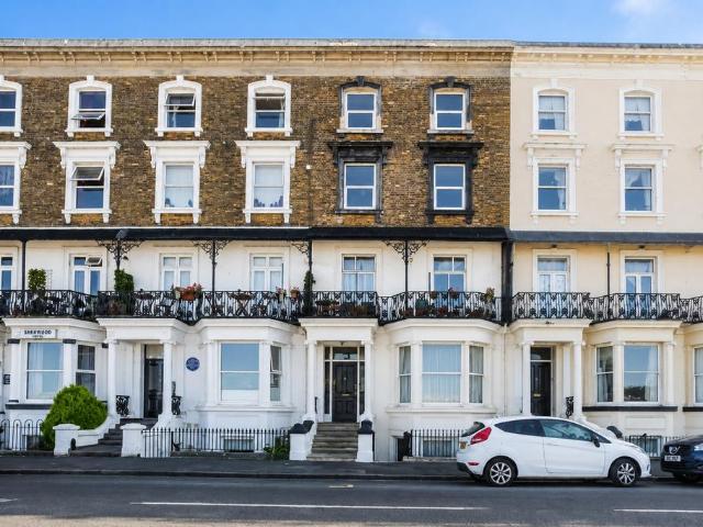 Flat for sale in Cliftonville West, Acol