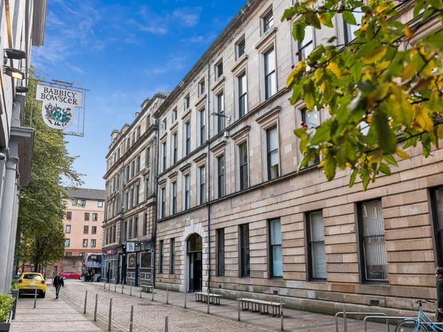 Flat for sale in Merchant City, Glasgow