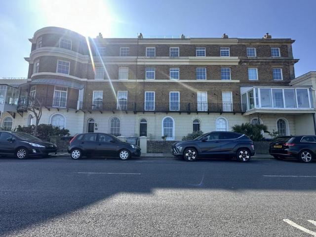 Flat for sale in Ash, Kent