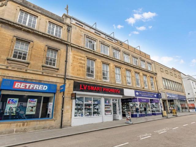 Flat for sale in Yeovil, Somerset