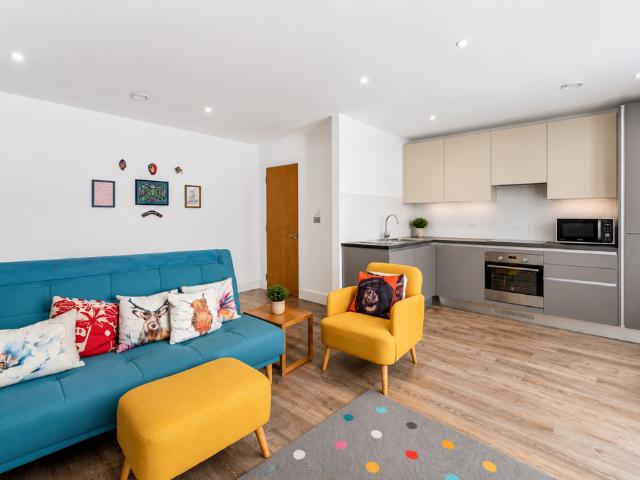 Flat for sale in London Borough of Ealing, Greater London