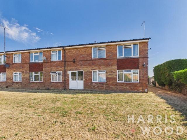 Flat for sale in Chipping Hill, Essex