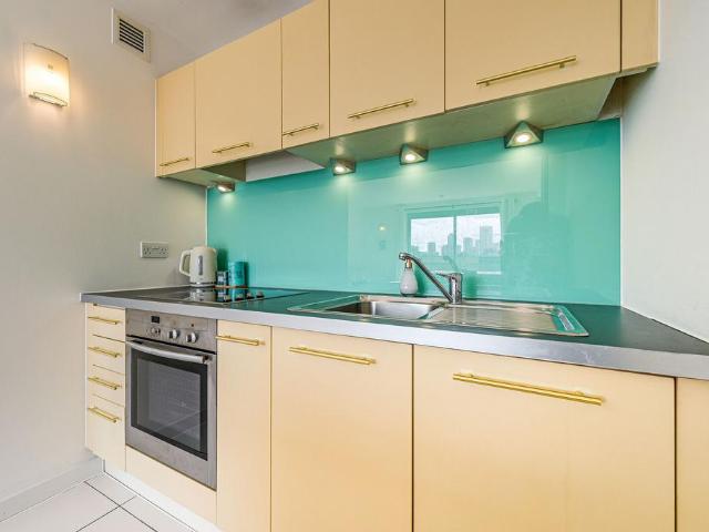 Flat for sale in London Borough of Lewisham, Deptford