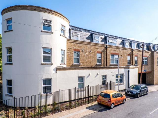 Flat for sale in Hamerton, Kent