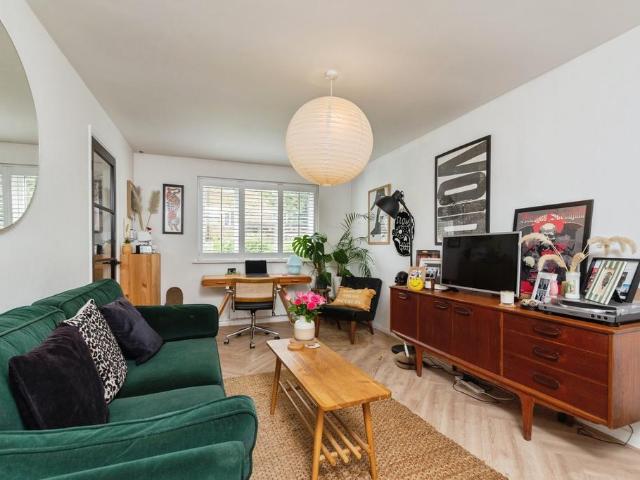 Flat for sale in London Borough of Croydon, Greater London