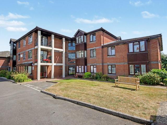 Flat for sale in Thornhill Park, City Of Southampton