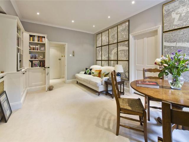 Flat for sale in Kensal Town, Bayswater