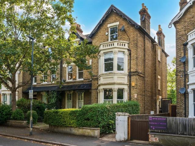 Flat for sale in East Greenwich, Greater London