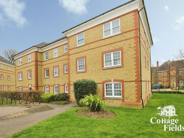 Flat for sale in Southgate, Oakwood