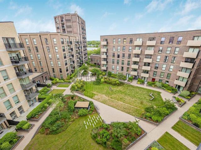 Flat for sale in Newtown, Reading
