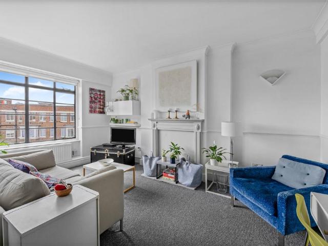 Flat for sale in Marylebone, Greater London