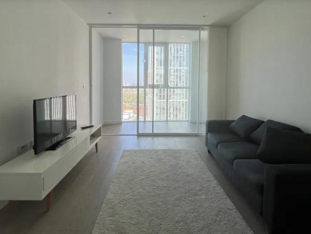 Flat for sale in Vauxhall, Greater London