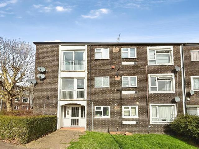 Flat for sale in Hatfield, Fretherne