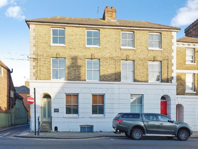 Flat for sale in Wincheap, The Bridge