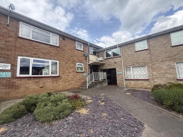 Flat for sale in Bocking, Chipping Hill