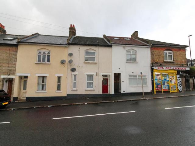 Flat for sale in London Borough of Croydon, Upper Norwood