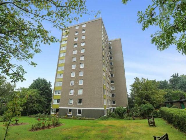 Flat for sale in Penge, Greater London