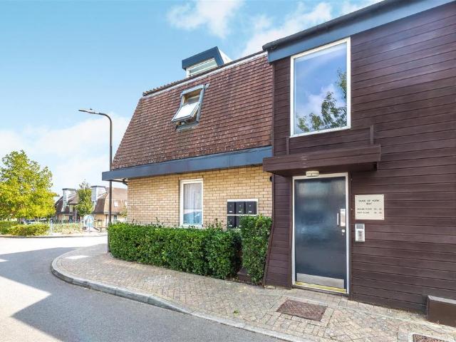 Flat for sale in Midway, Kent
