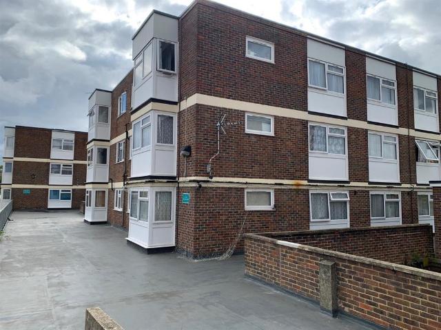 Flat for sale in Harlow, Essex