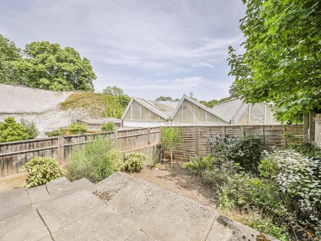 Flat for sale in Muswell Hill, Greater London