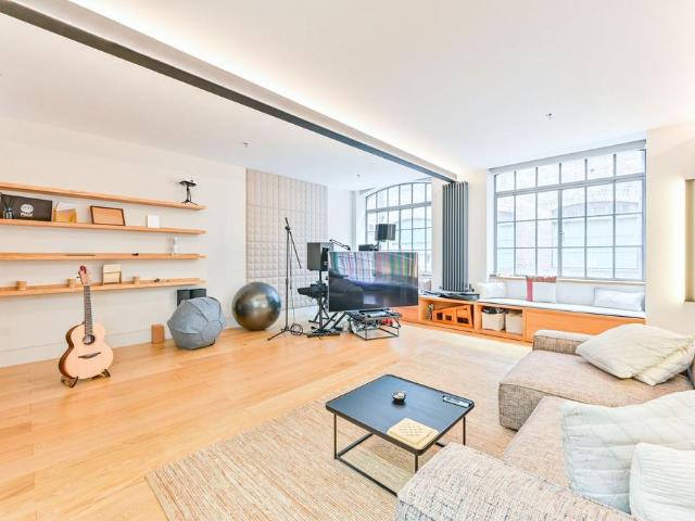 Flat for sale in Soho, Greater London