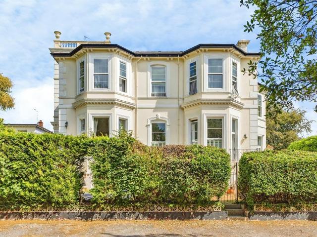 Flat for sale in Wellswood, Torquay