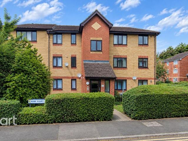 Flat for sale in Purfleet-on-Thames, Essex