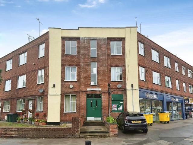 Flat for sale in Cheylesmore, West Midlands