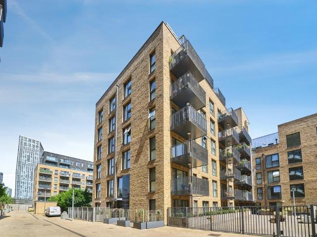 Flat for sale in Bromley-by-Bow, Bow