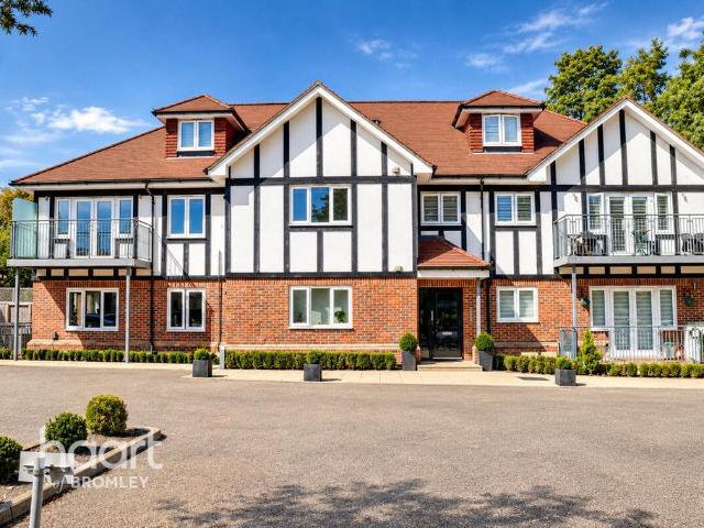 Flat for sale in Bickley, Greater London