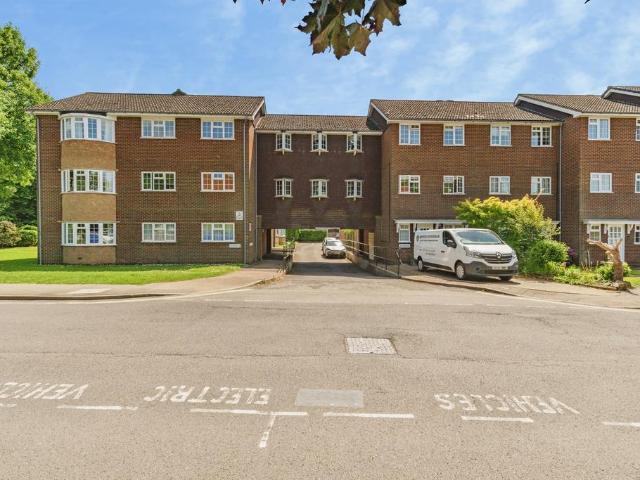 Flat for sale in New Town, Horsham