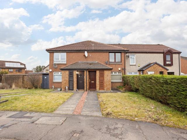 Flat for sale in Bathgate, Scotland