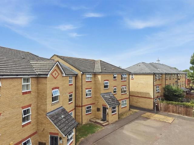 Flat for sale in Enfield Island Village, Greater London