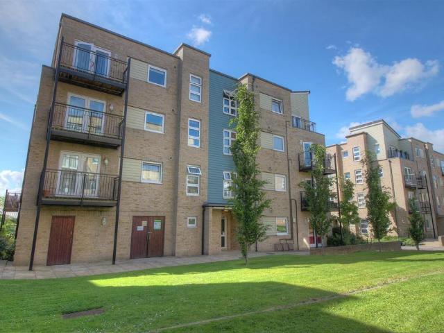 Flat for sale in Helford, Hampshire