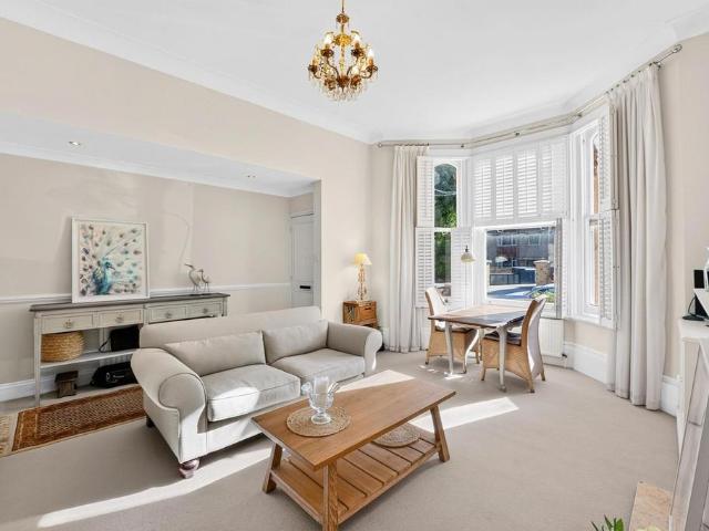 Flat for sale in London Borough of Wandsworth, Greater London