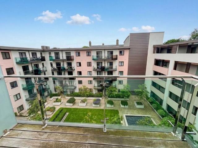 Flat for sale in St Helier, Greater London