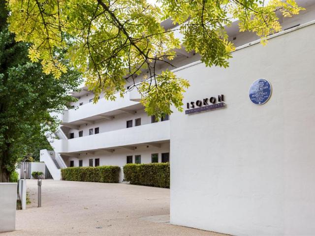 Flat for sale in Belsize Park, Greater London