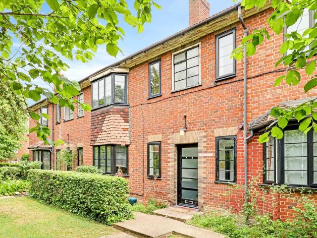 Flat for sale in London Borough of Lewisham, Lower Sydenham