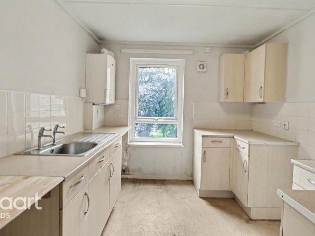 Flat for sale in Priestthorpe, Crossflatts