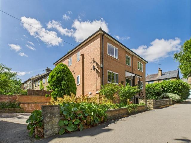 Flat for sale in Heeley Bottom, South Yorkshire