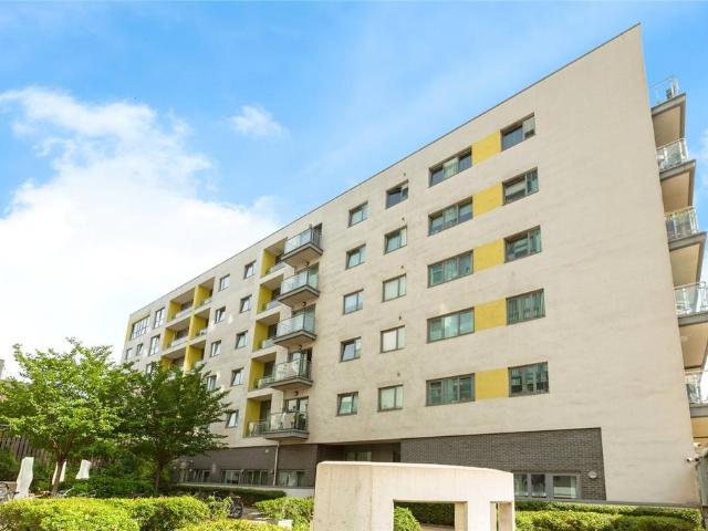 Flat for sale in Bromley-by-Bow, Greater London